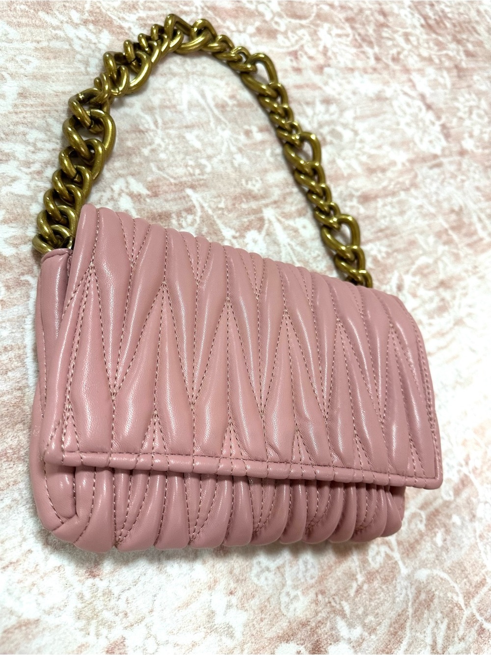 Quilted Leather ⚜️ Pink Golden Chain Bag - Picture 2 of 12